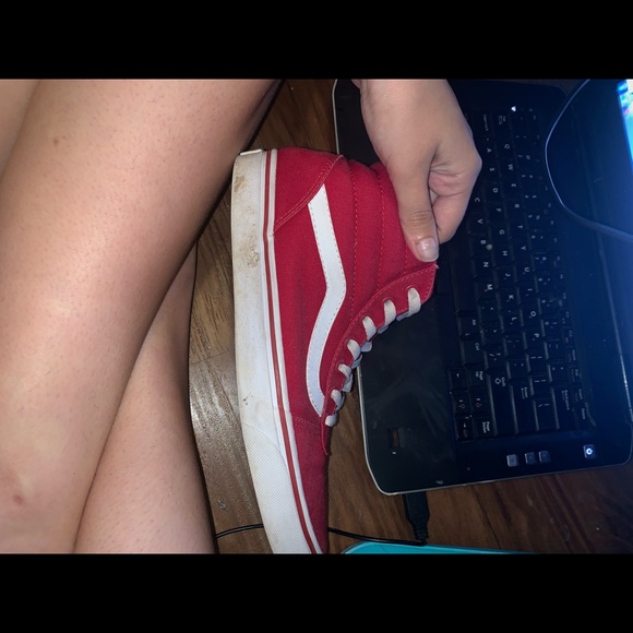 hightop women’s red vans - Picture 3 of 4